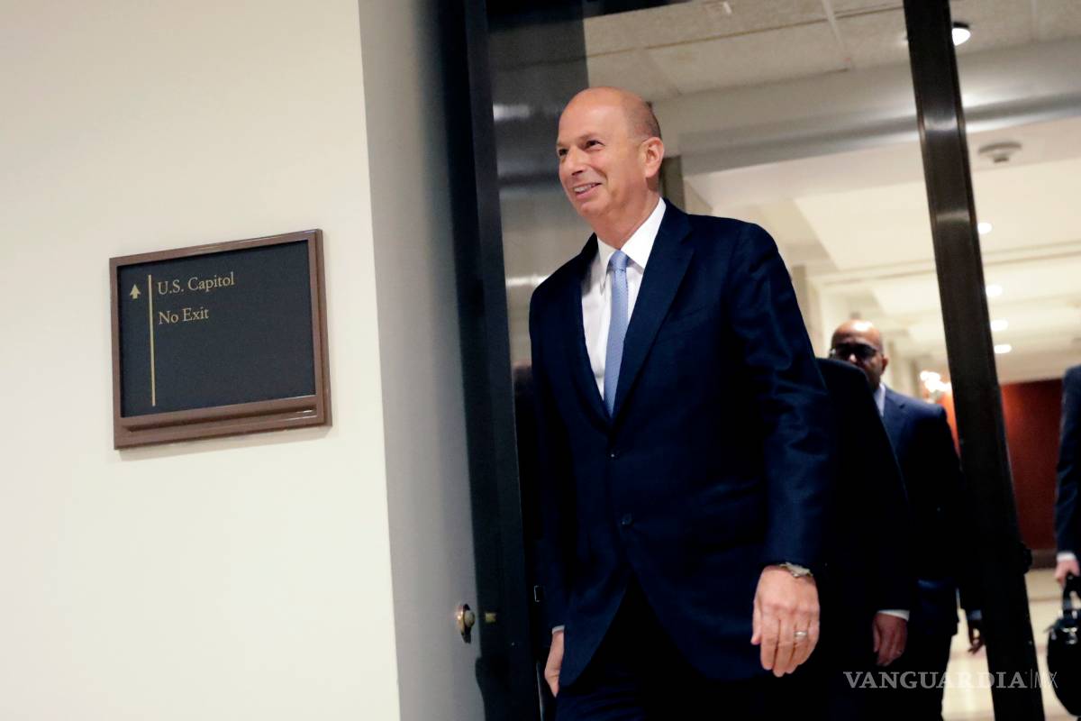 Gordon Sondland, embajador de EU ante UE critica papel de Giuliani en relación con Ucrania