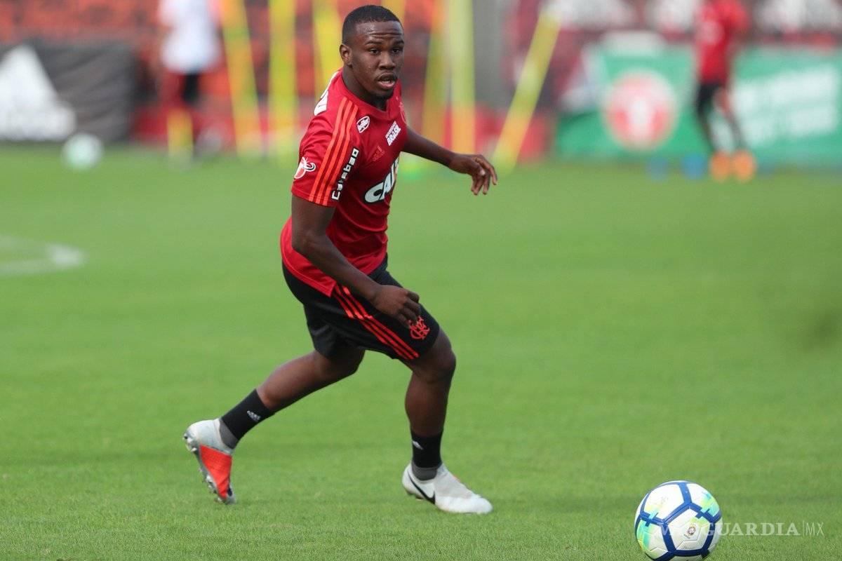 $!Tras la molestia de Neymar, juvenil que le hizo un 'caño' al 'crack' carioca abandona la concentración de Brasil