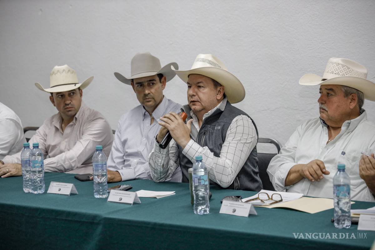 $!Jesús María Montemayor, secretario de Desarrollo Rural, acudió a la toma de protesta.