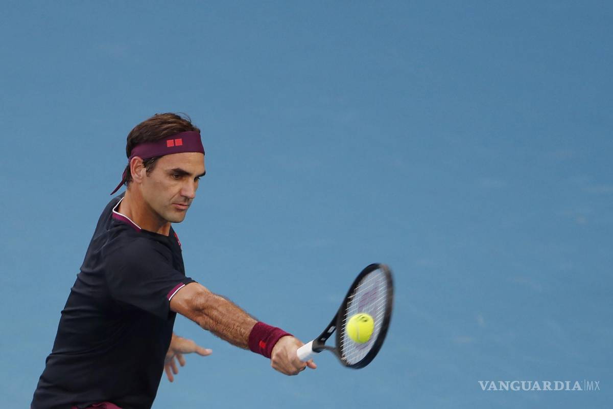 $!Roger Federer durante su partido de semifinales contra Novak Djokovic en el Australian Open el 30 de enero de 2020.