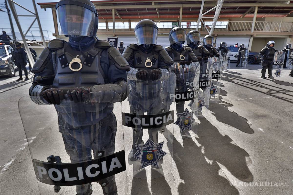 $!Entra en Saltillo en acción la Policía Montada