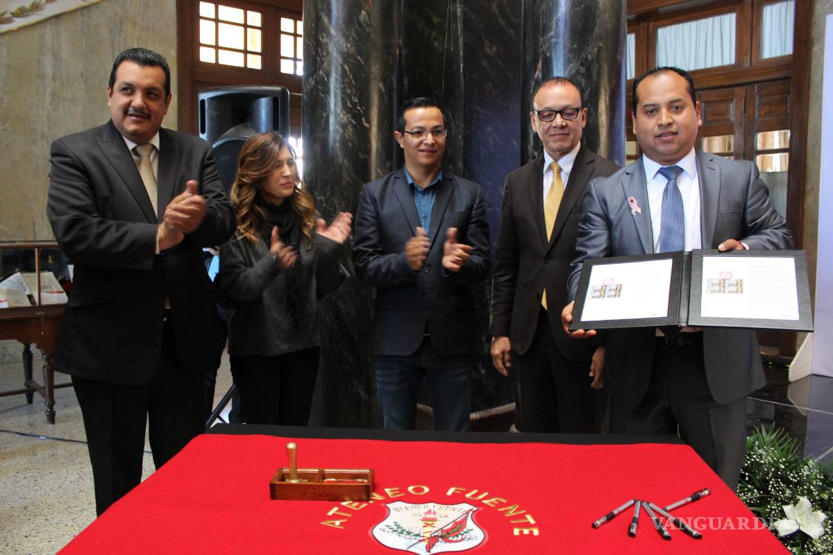 Celebran la emisión y cancelación del timbre postal del Ateneo Fuente por 150 aniversario