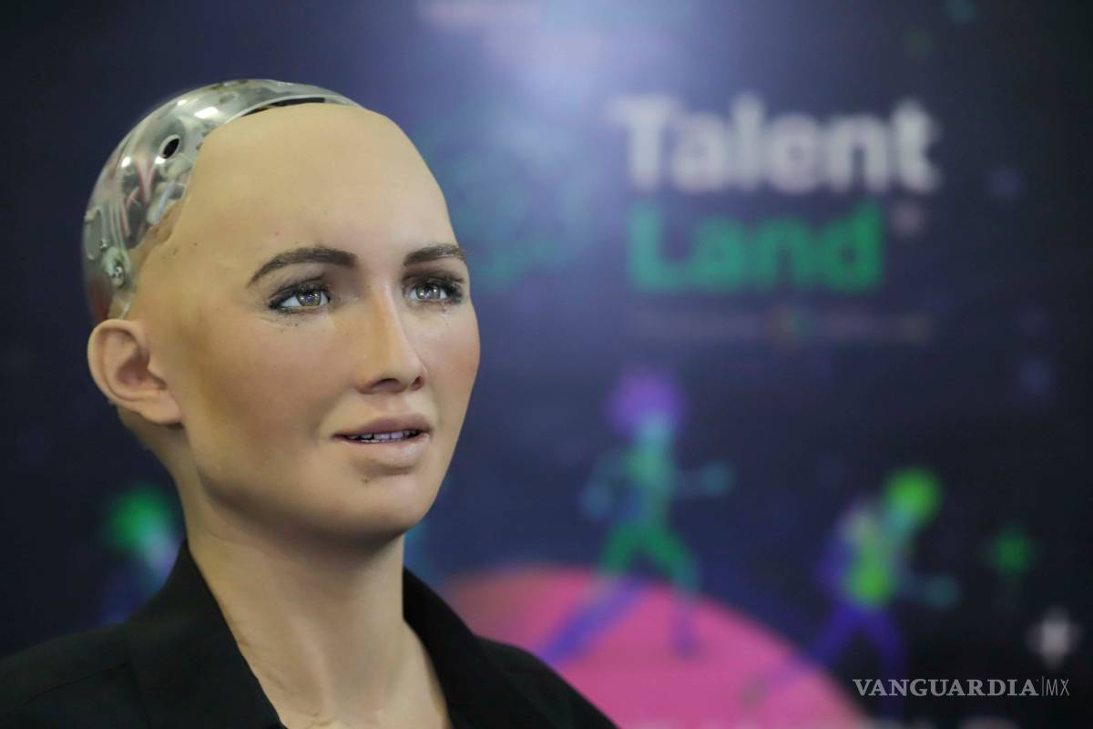 “Los humanos son las criaturas más creativas del planeta pero también las más destructivas”: Sophia, la robot