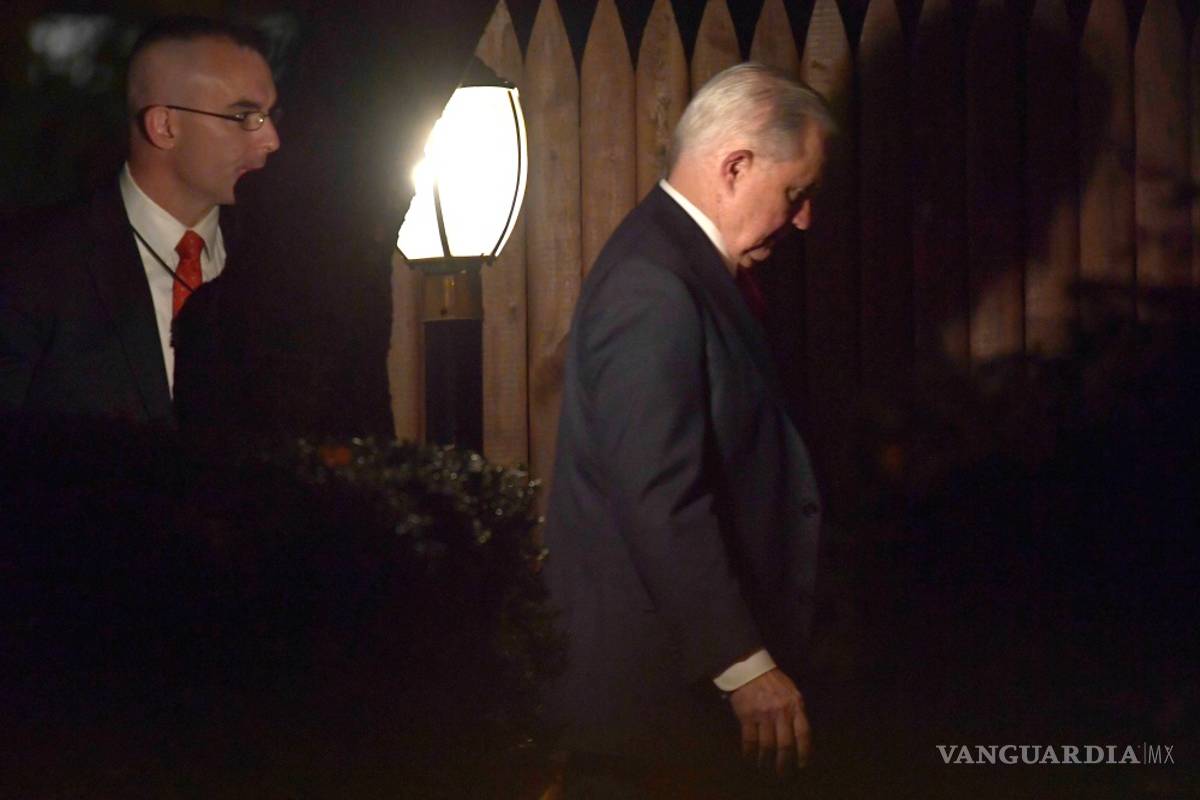 Demócratas piden investigar la destitución del fiscal general Jeff Sessions