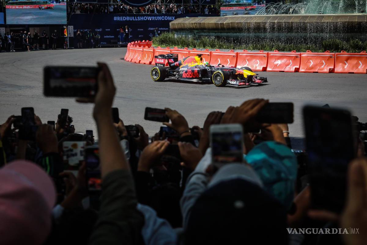 $!El piloto mexicano de la escudería Red Bull de la Fórmula Uno, Sergio Checo Pérez, durante su Red Bull