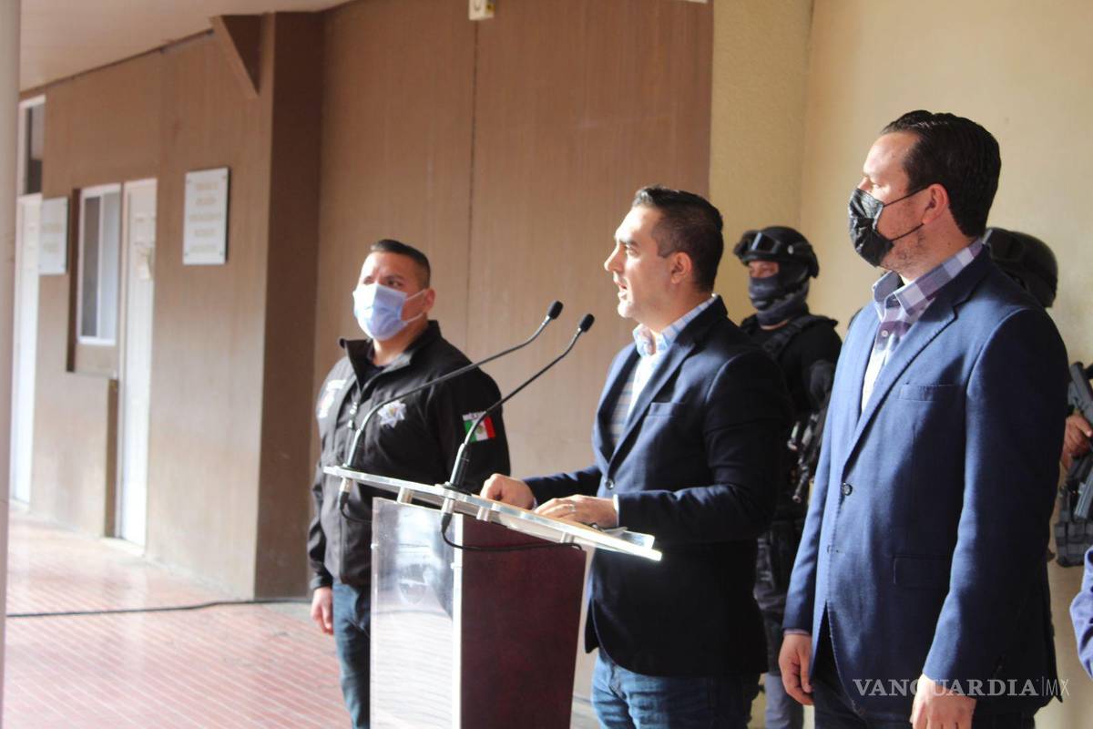 $!En una conferencia de prensa por parte del delegado regional de la Fiscalía General del Estado, (FGE) Everardo Lazo Chapa dio a conocer que por lo pronto se le comprobó en el más reciente robo.