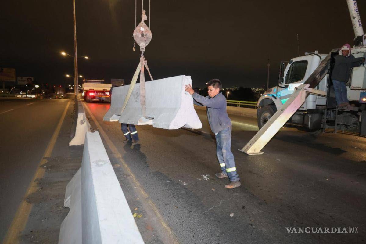 $!Los trabajos nocturnos, realizados con apoyo de la Comisaría de Seguridad, buscan reducir riesgos y proteger la infraestructura vial en una de las principales arterias de Saltillo.