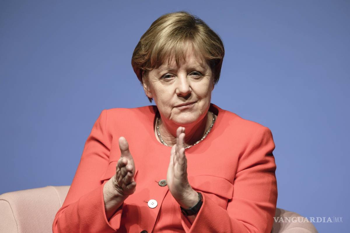 Angela Merkel pidió explicaciones a Trump por no darle la mano ante periodistas