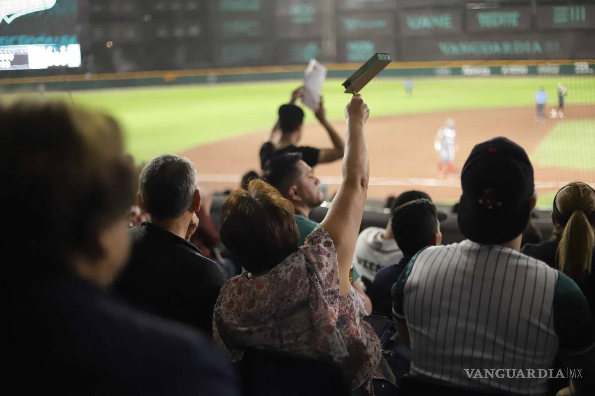 $!El calor de la Fuerza Verde se hizo sentir en la “Catedral de Beisbol en Coahuila”.