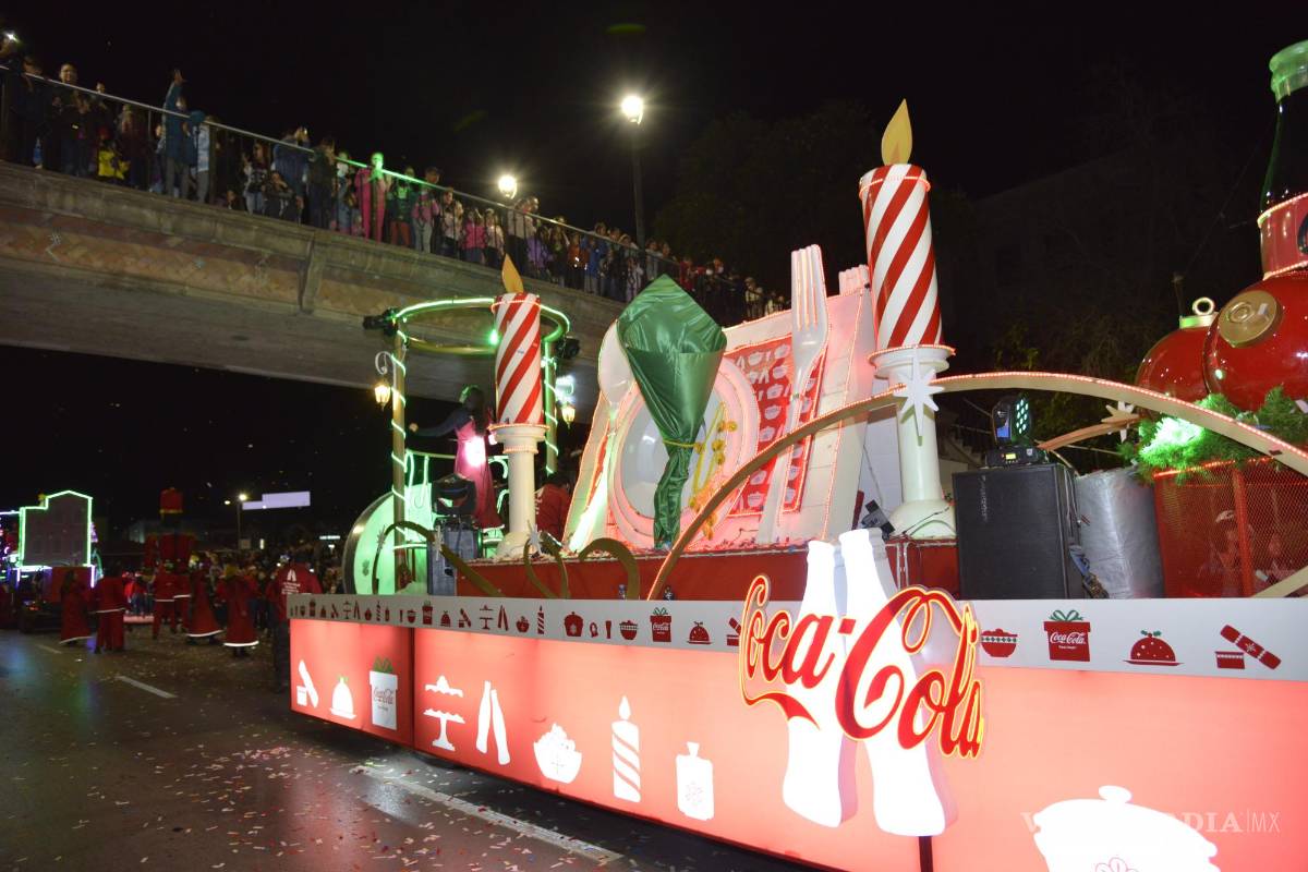 Buscan cancelar caravanas Coca-Cola; acusan promoción peligrosa para los niños
