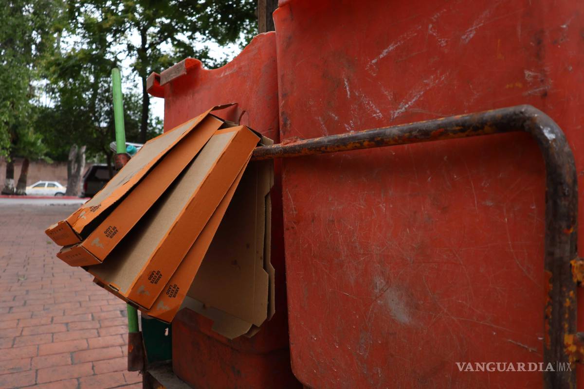 $!A pesar del alto consumo en espacios públicos como la Alameda, el personal de limpieza retiró los residuos a tiempo y no se registraron incidentes mayores.