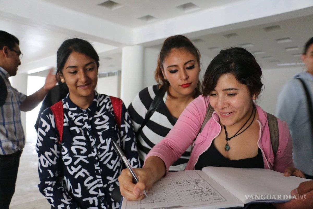 Inscritos 4 mil jóvenes de Coahuila en programa de becas de AMLO