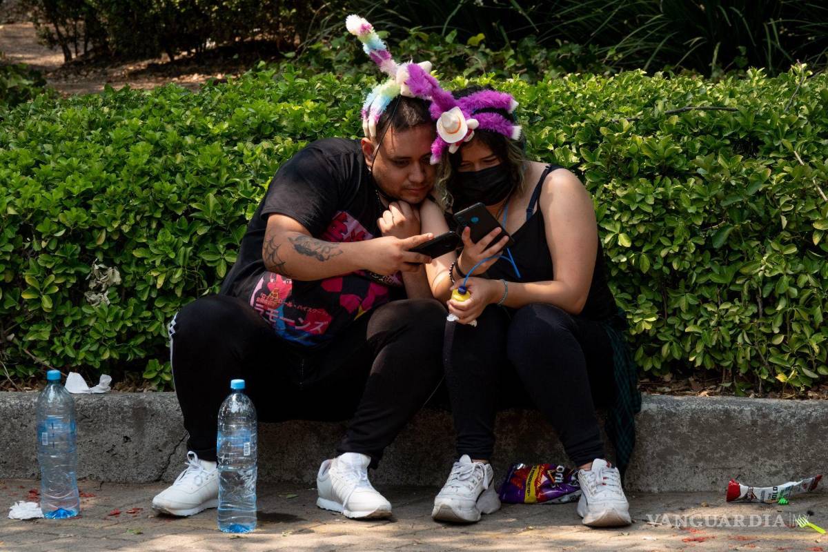 $!Una pareja en la primera sección del Bosque de Chapultepec en CDMX.