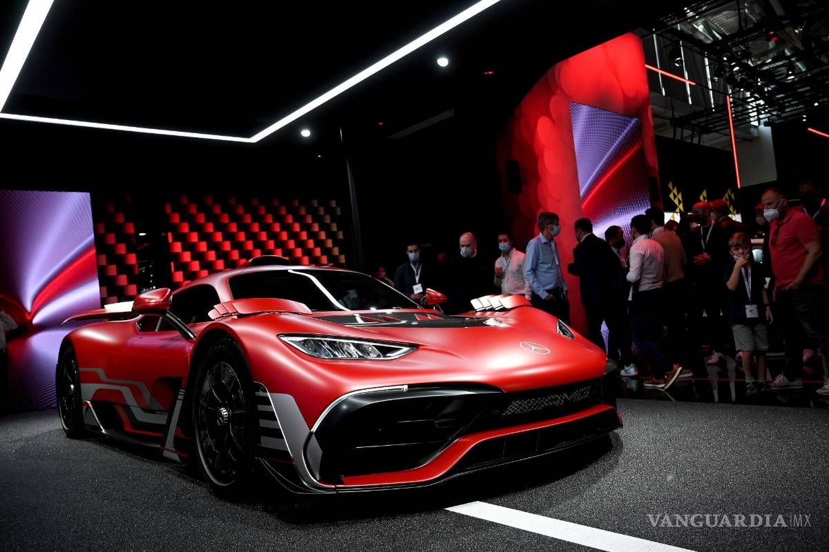 $!Un Mercedes AMG Super Sportscar en exhibición en el Salón Internacional del Automóvil IAA en Munich, Alemania. EFE/EPA/Sascha Stenbach