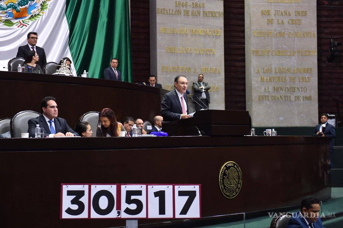 Durante comparecencia de Durazo gritan "asesinos" a los de Morena