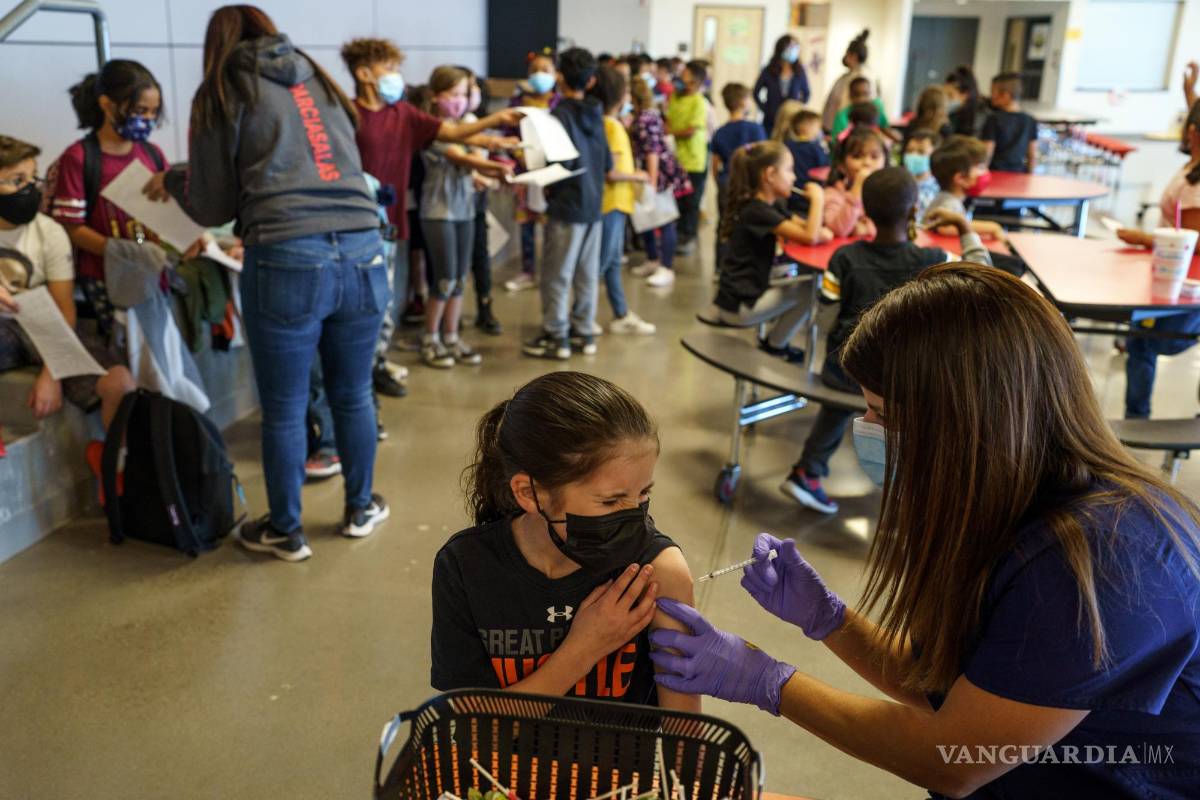 ¿Cuál vacuna contra COVID-19 funciona con los más pequeños?