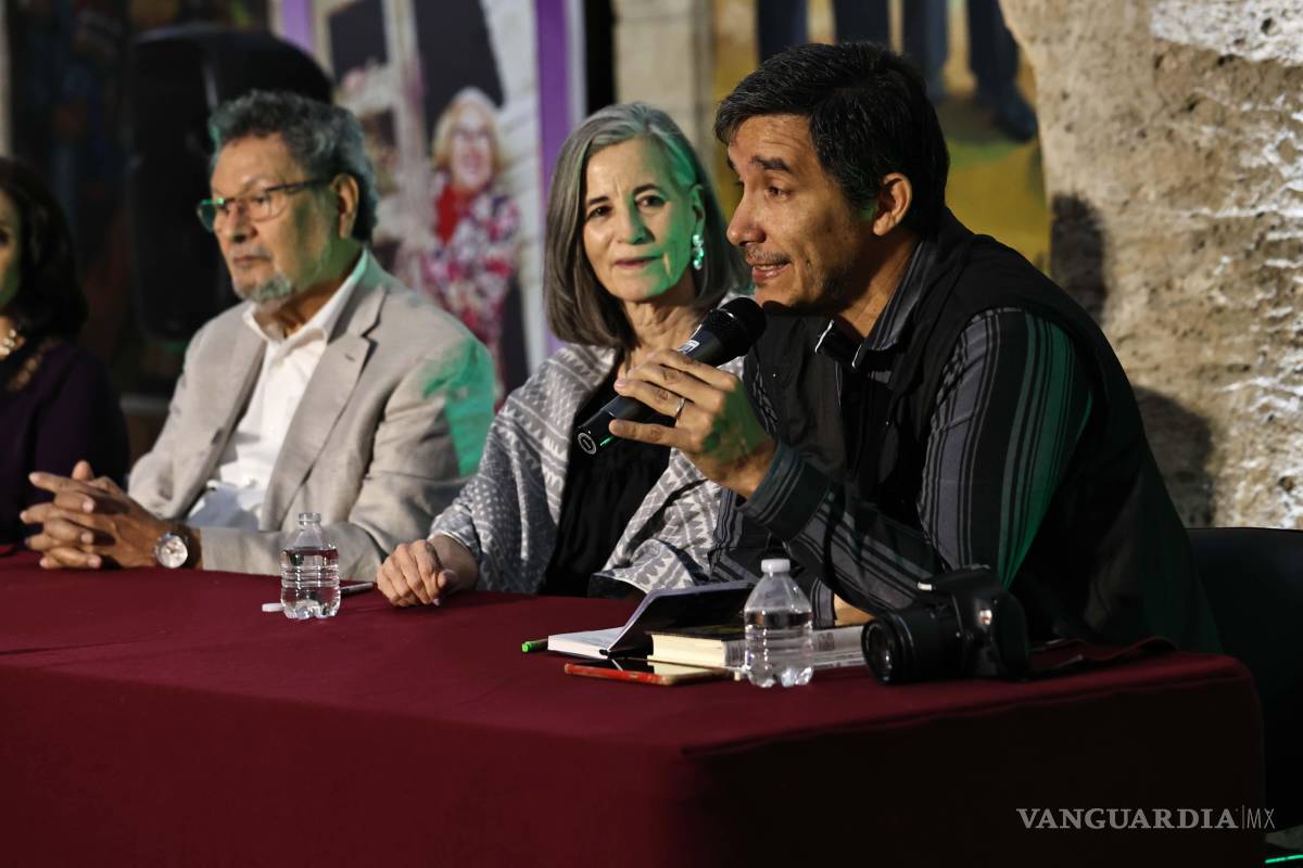 $!Dialogan sobre la literatura del norte de México en el CECUVAR