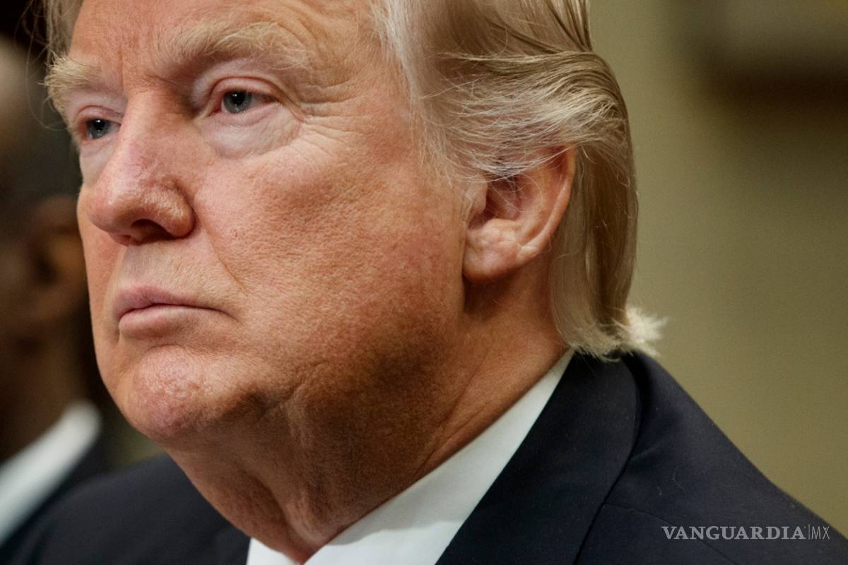 Restricciones migratorias de Trump causan pugna de poder