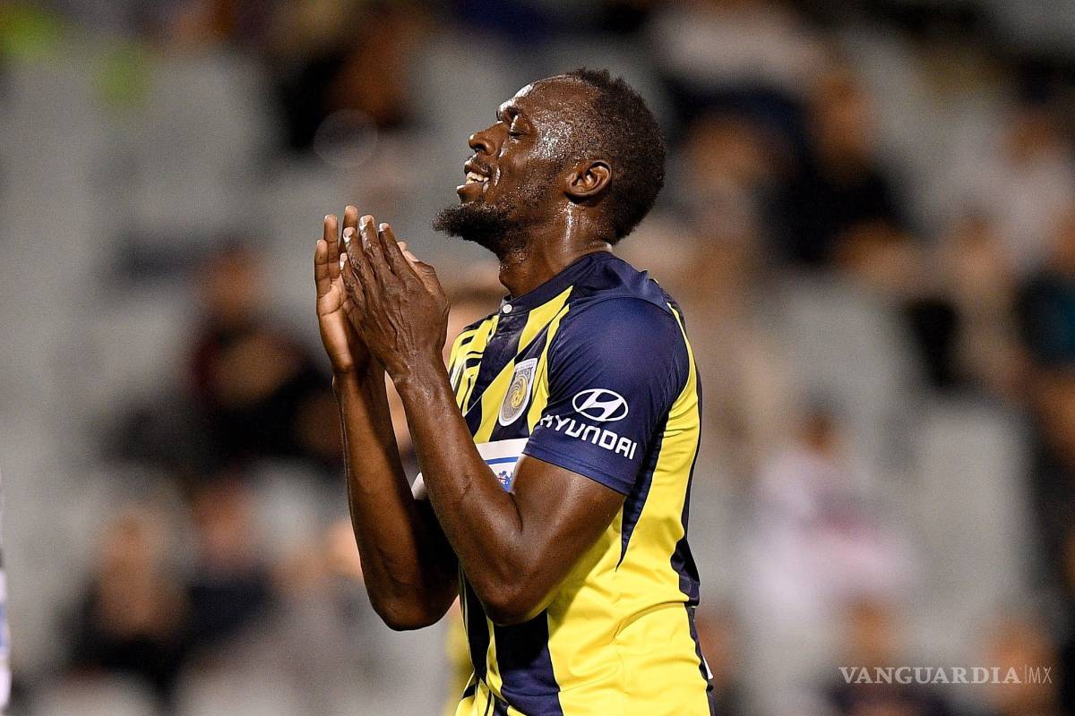 $!Bolt anota dos goles en Australia, sí... Usain Bolt ya es goleador