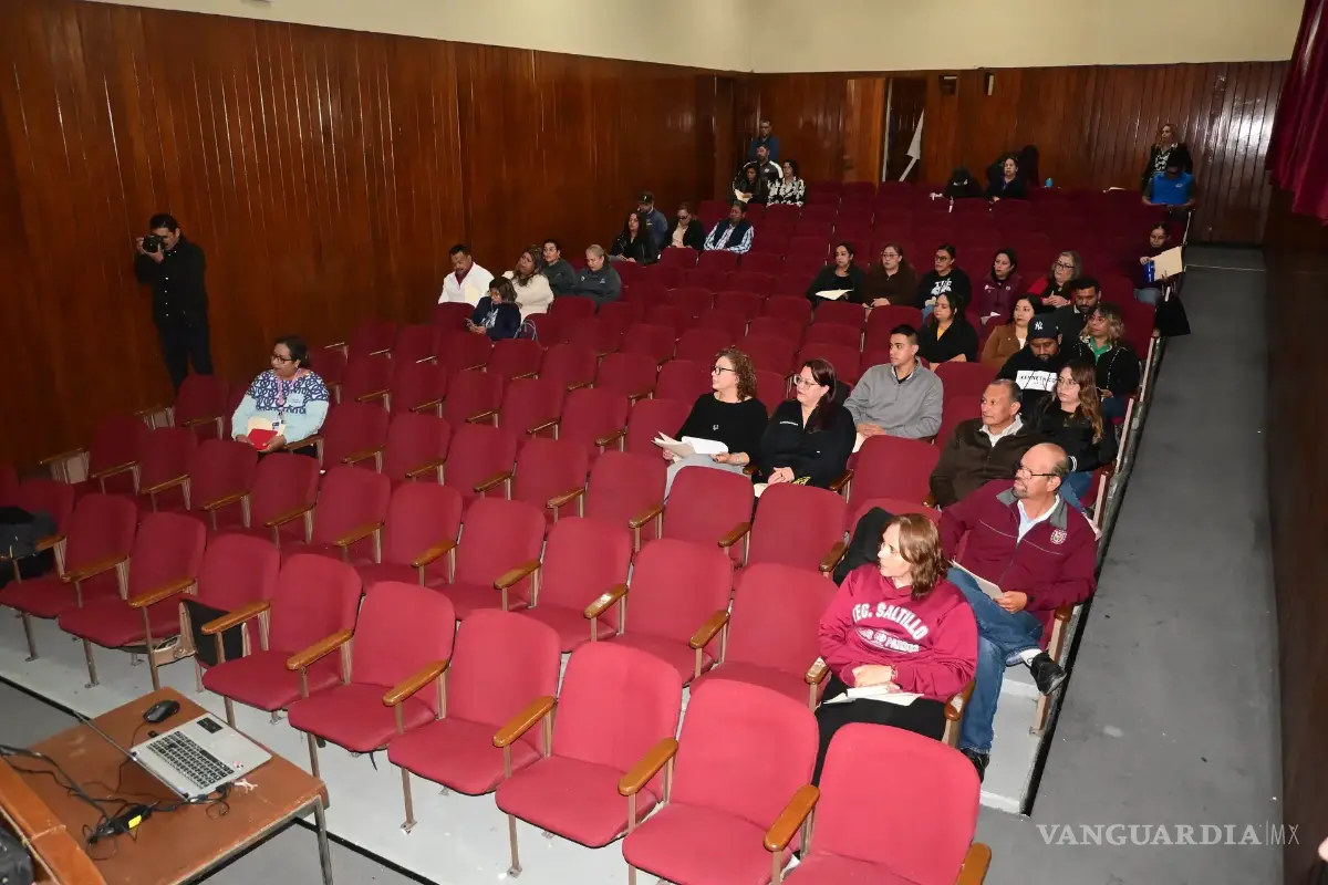 $!Personal directivo del TecNM-Saltillo participó en el curso-taller “Formación directiva: Toma de decisiones”, impartido por José Ángel Gámez Hernández.