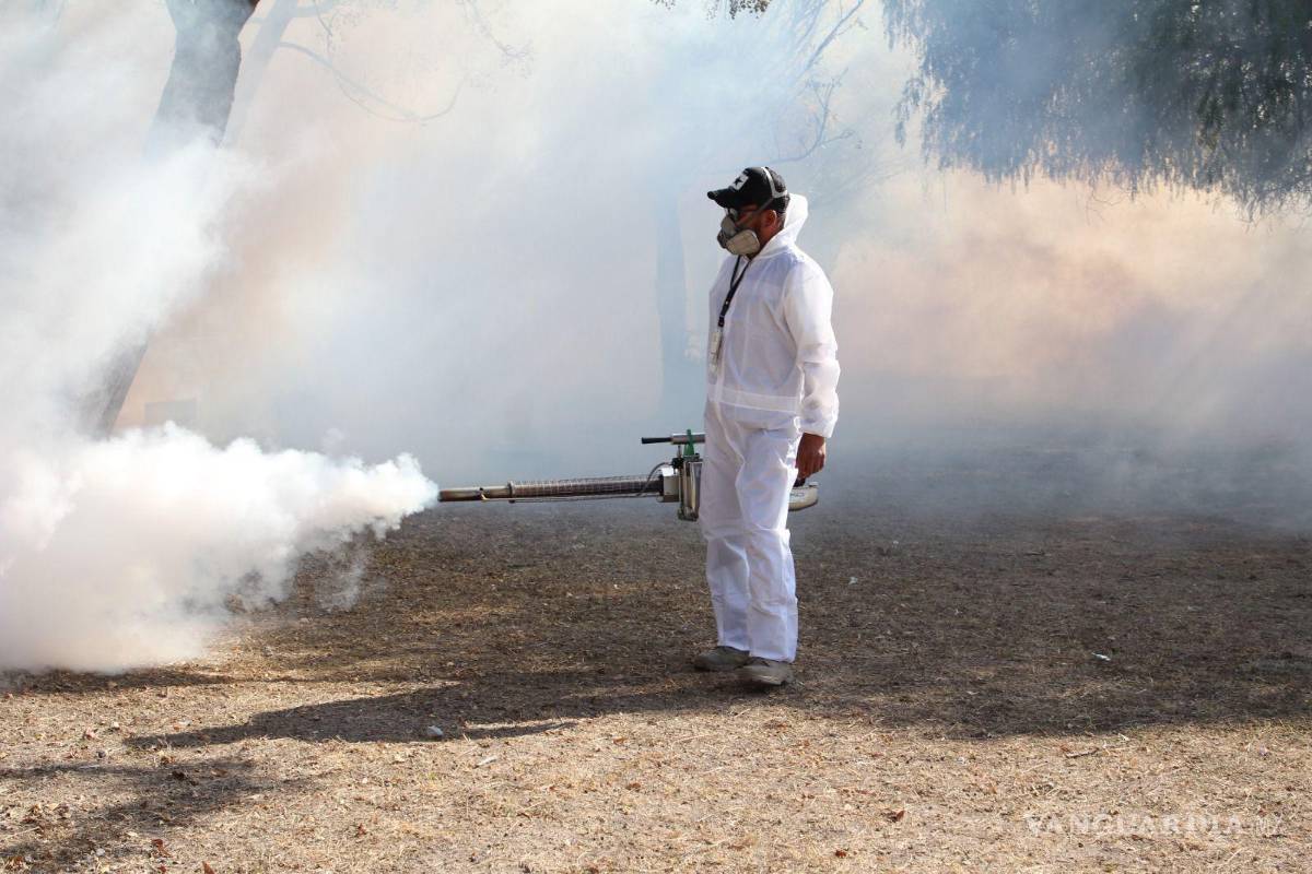 $!Espacios públicos también son visitados por brigadistas de Salud Municipal.