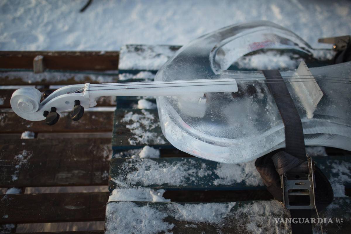 Con concierto en el Ártico y con instrumentos hechos de hielo buscan proteger oceános