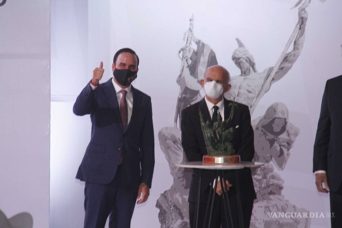 Entregan la Presea Saltillo 2020