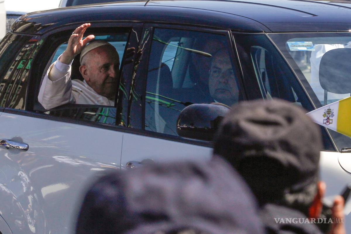 Pavlovich y Velasco, los gobernadores que besaron anillo del Papa