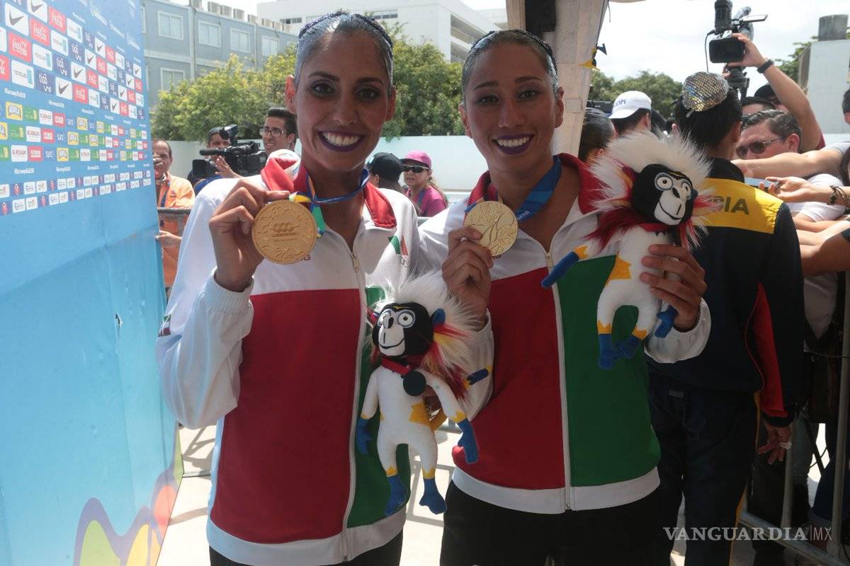 Consigue delegación azteca el oro en nado sincronizado