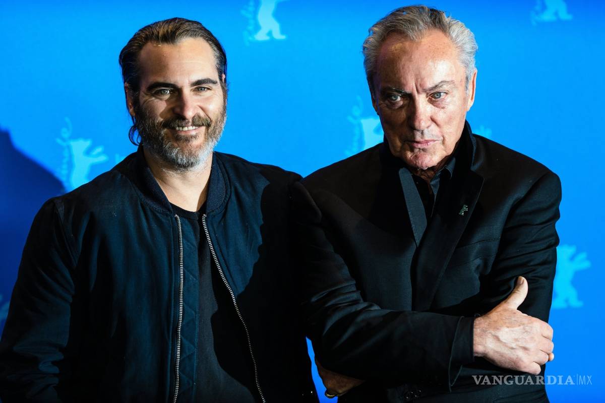 $!Joaquin Phoenix se queda dormido en la conferencia de prensa en la Berlinale