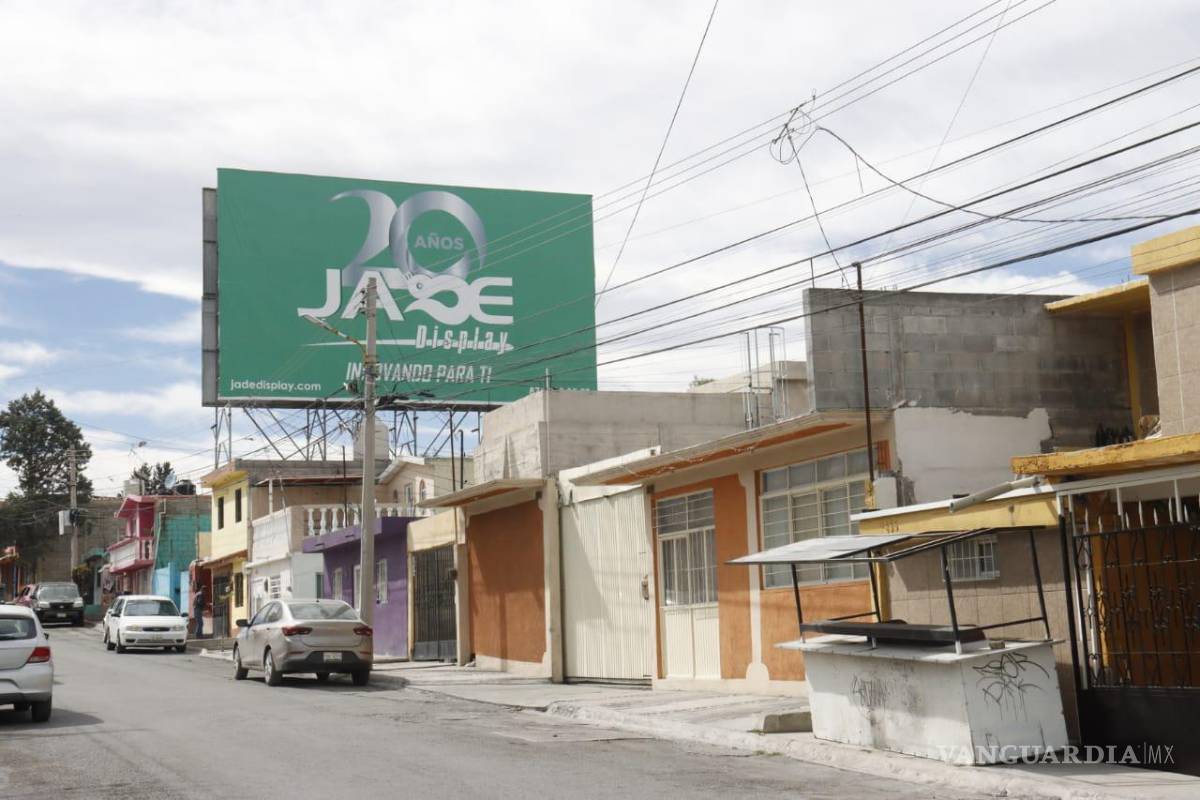 $!El INM en Saltillo enfrenta desafíos logísticos y confusiones en su nueva sede, mientras se busca esclarecer la situación del mobiliario robado durante la mudanza.