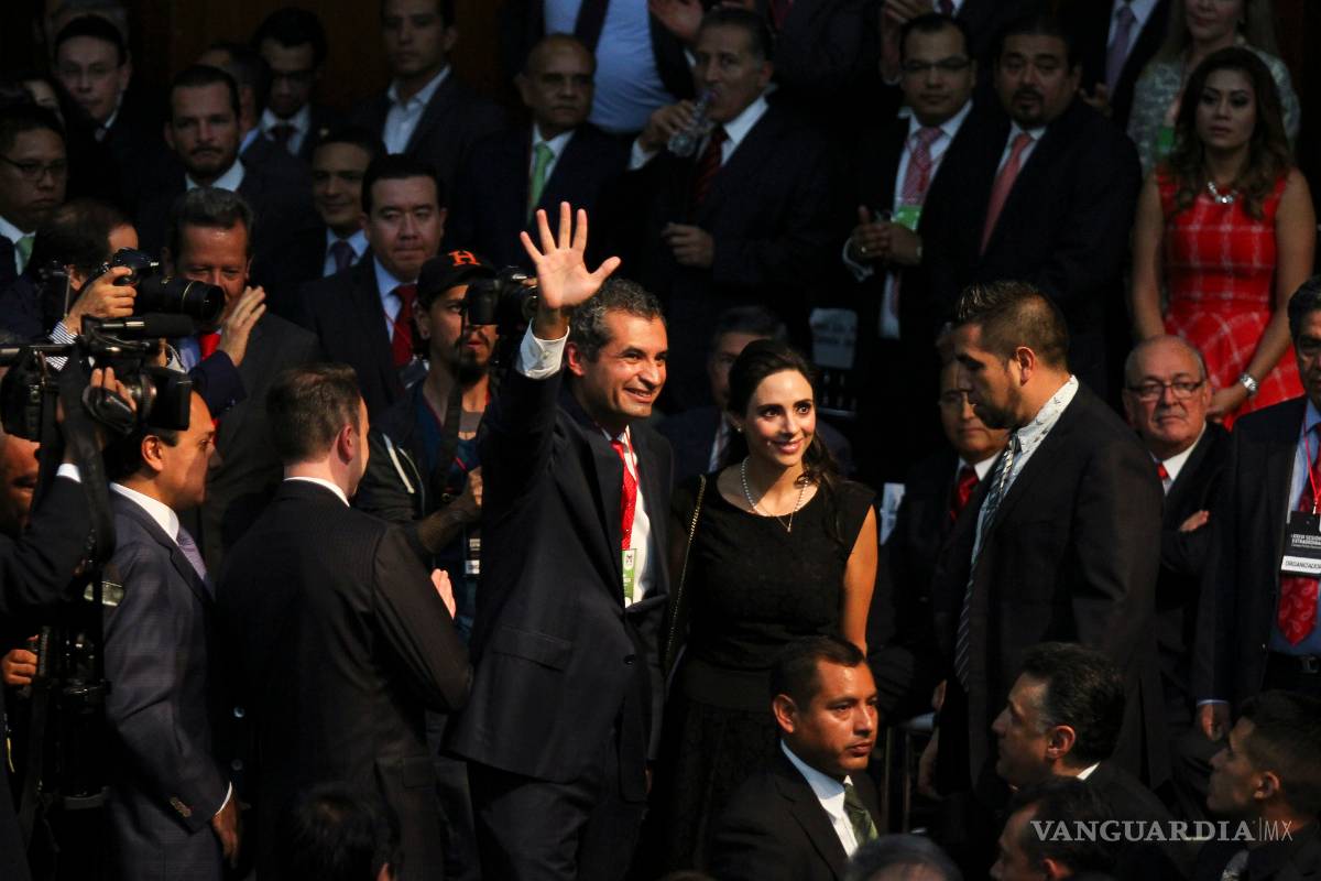 Barrales y Ochoa Reza presentan su 3de3