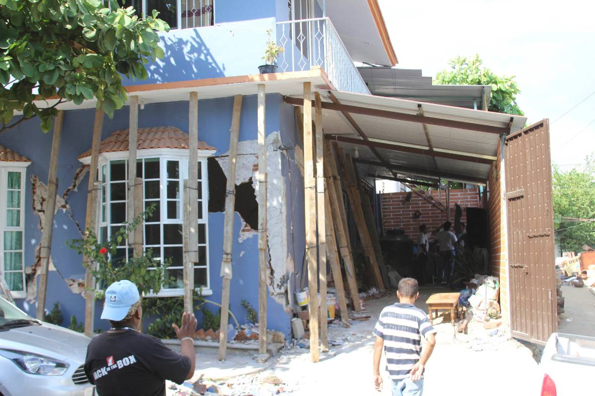 Petroleros donan casi 39 mdp para reconstrucción en Oaxaca