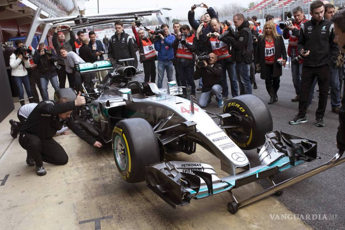 Mercedes presenta el nuevo F1 WO7 Hybrid