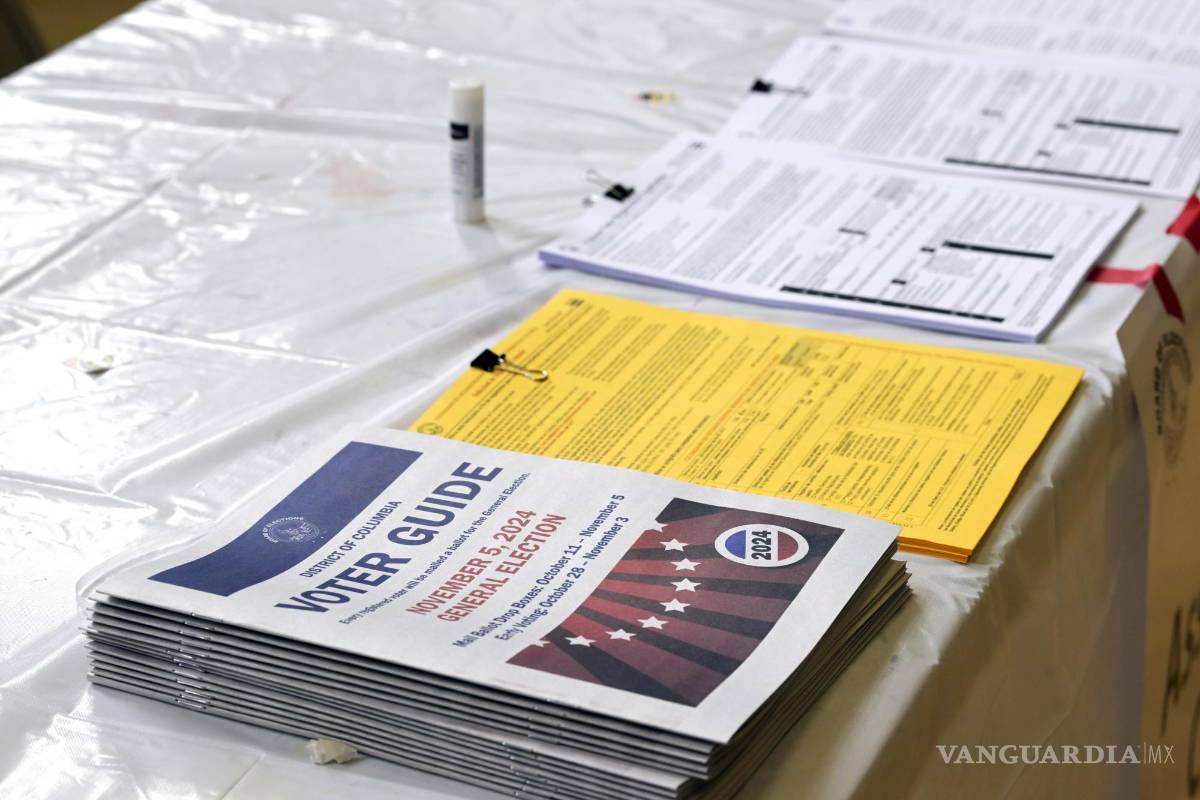 A pocos días de la elección, se mantiene una carrera reñida entre Harris y Trump