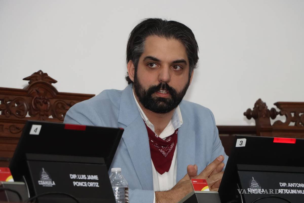 $!Antonio Attolini, legislador de Morena, defendió la gestión de la refinería de Dos Bocas y propuso una modificación al exhorto, pidiendo que se destinara el llamado a la Profeco para verificar el cumplimiento del precio máximo de la gasolina.