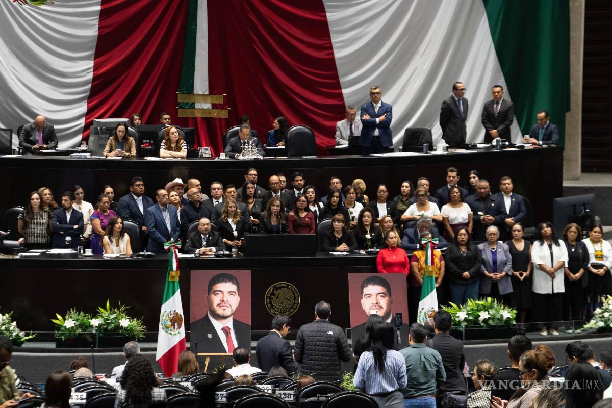 $!La Cámara de Diputados rindió un homenaje a Zenyazen Escobar García, diputado de Morena.