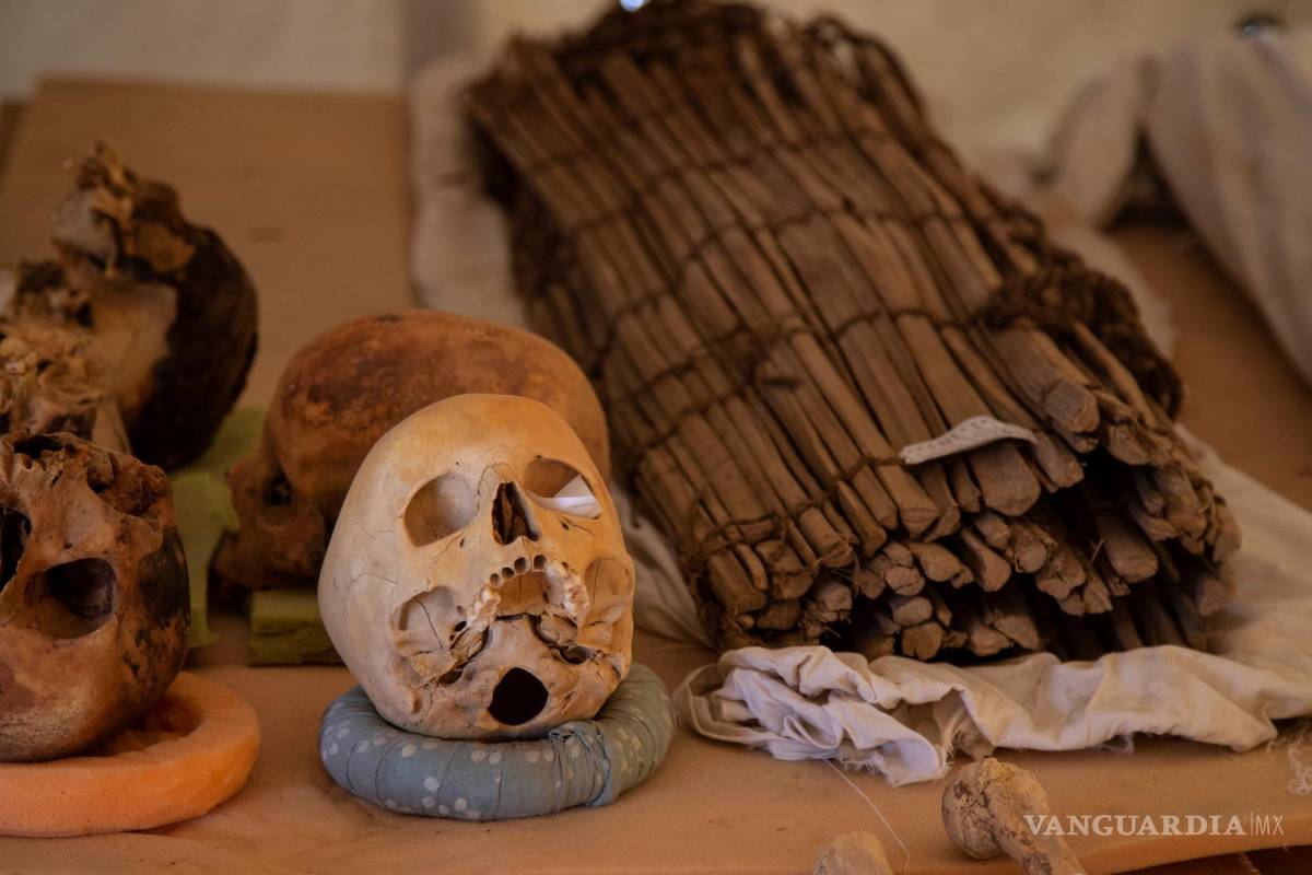 $!Piezas descubiertas en el templo funerario de la reina Nearit, esposa del rey Teti, en el yacimiento arqueológico de Saqqara, momia. 2021. EFE/EPA/Mohamed Hossam