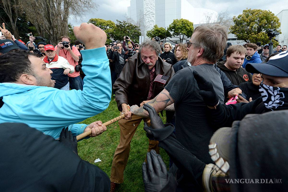 Marchas en apoyo a Trump terminan en peleas entre simpatizantes y opositores