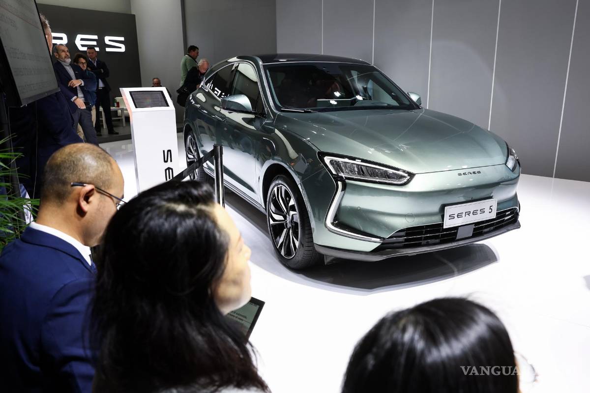 $!El nuevo Serie 5 se presenta durante la inauguración del Salón del Automóvil de Bruselas 2023, en Bruselas, Bélgica.