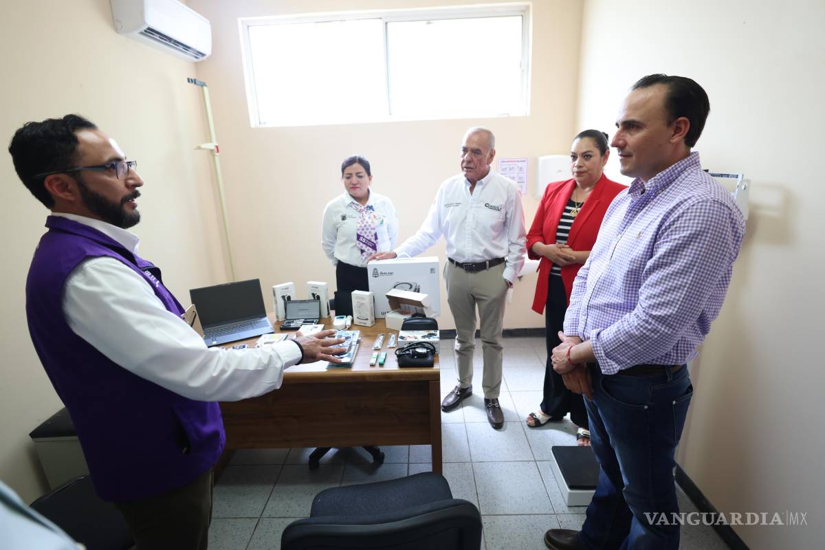 $!El gobernador destacó que los pacientes pueden salir de las unidades médicas con sus medicamentos, evitando comprarlos por su cuenta.