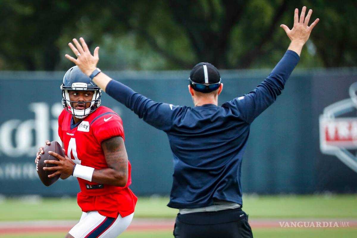 Deshaun Watson logra millonaria extensión de contrato