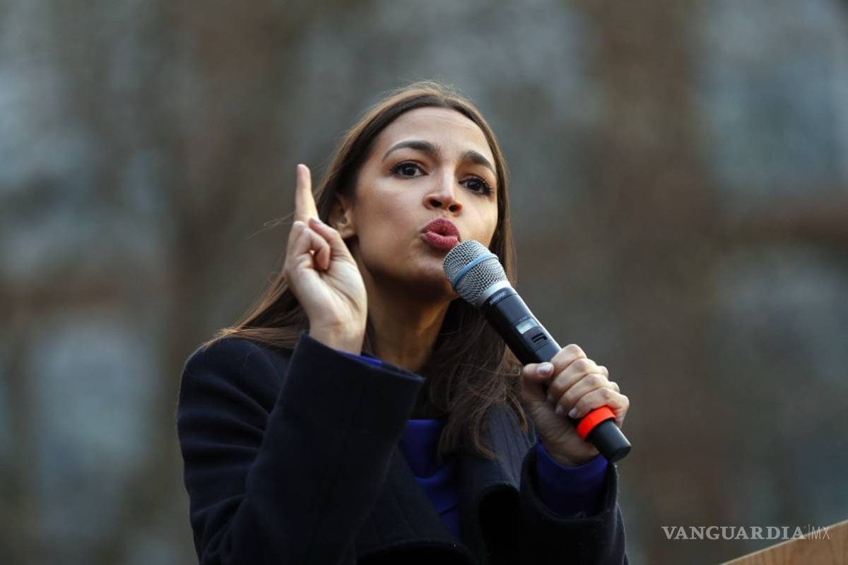 $!Alexandria Ocasio, congresista de EU, 'rompe' Twitch jugando 'Among Us'