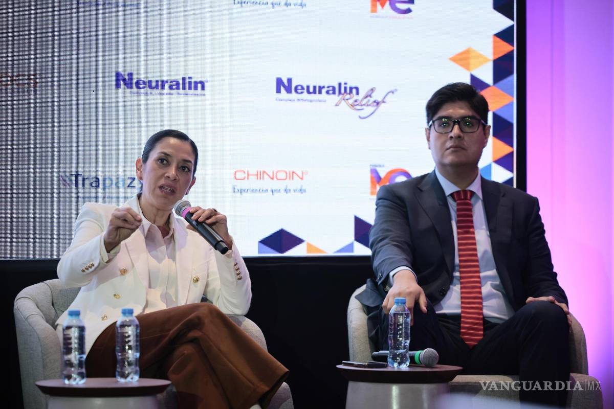 $!Rocío Guillén y Ángel Juárez en una rueda de prensa en Ciudad de México (México).