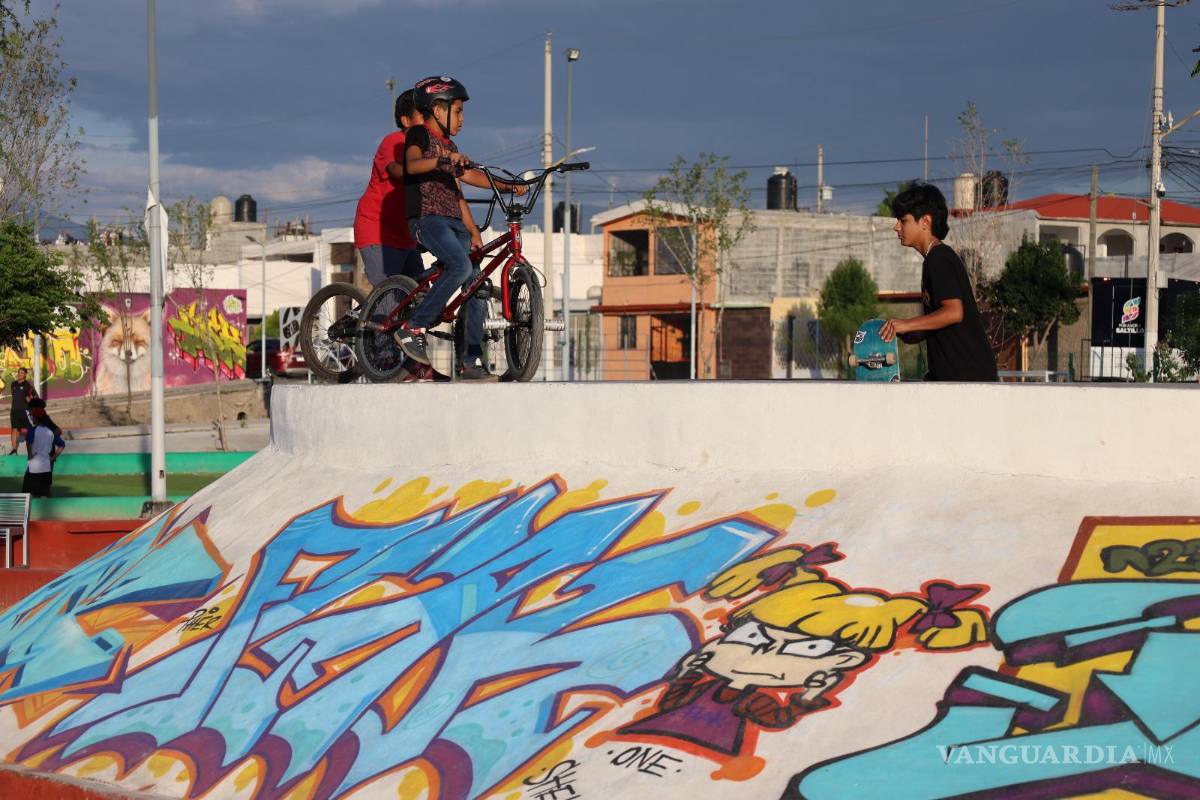 $!La pista de skate fue rehabilitada como parte de una intervención integral que incluyó reforestación, luminarias, juegos infantiles y una nueva cancha con pasto sintético.