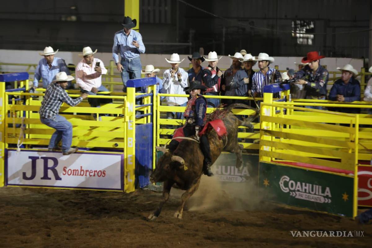 $!Daniel Arantes en la monta que le dio el campeonato.