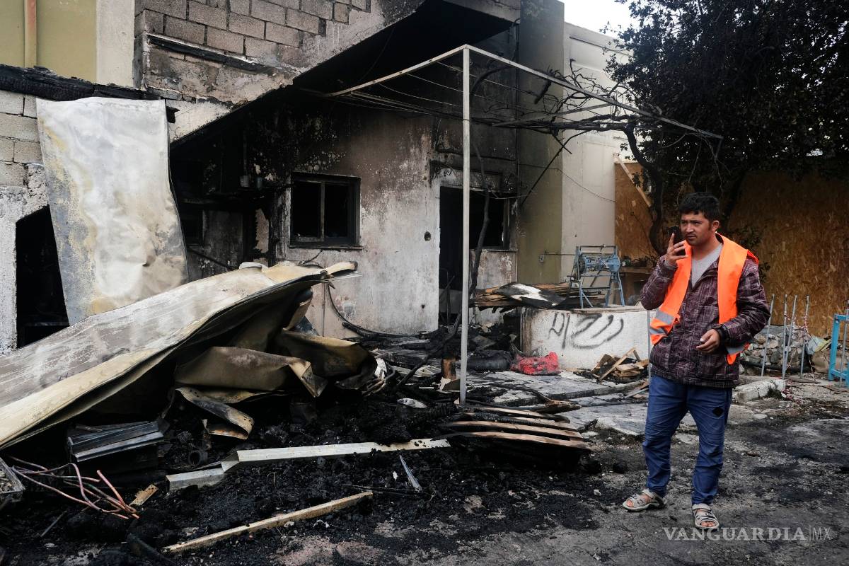 Calcinan llamas centro migrante en la isla griega de lesbos