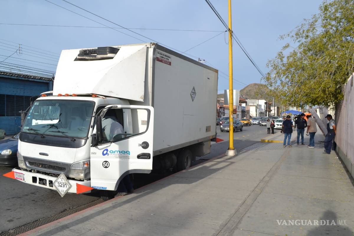 Por no medirse, casi tumba cerca de hospital