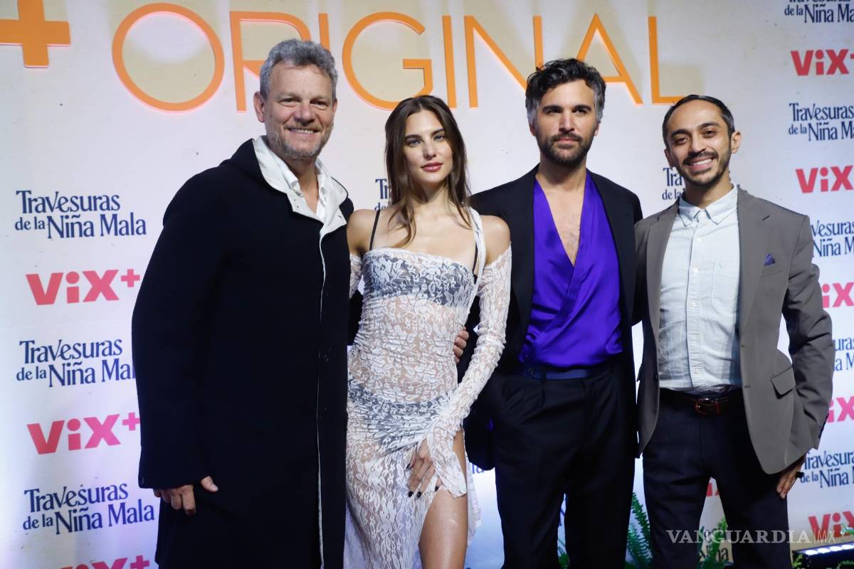 $!L os actores argentinos Juan Pablo Di Pace (2i) y Macarena Achaga (2d) junto a los directores Alejandro Bazzano (i) y Pável Vázquez (d).