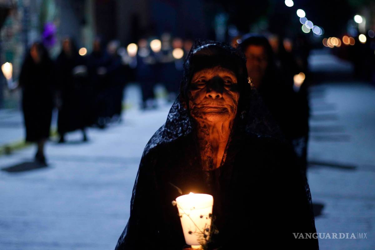 $!La procesión del silencio se apodera de Viesca